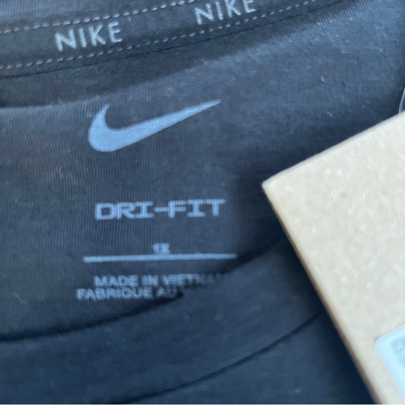 NWT โข Nike โข Black โข Dri-Fit โข Tank - Picture 5 of 6